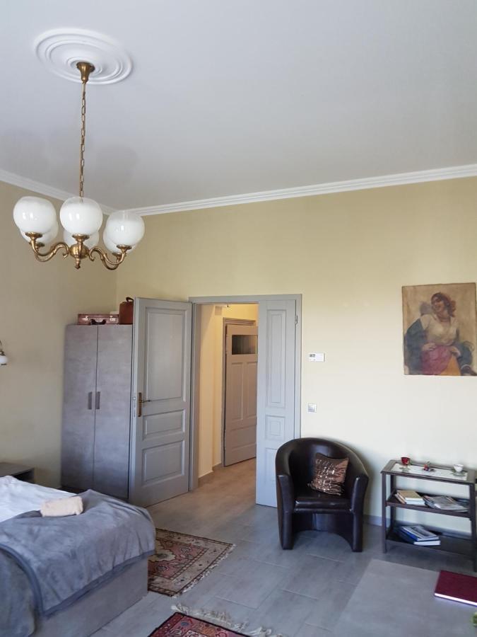 Ketbodonyi Apartments Luaran gambar