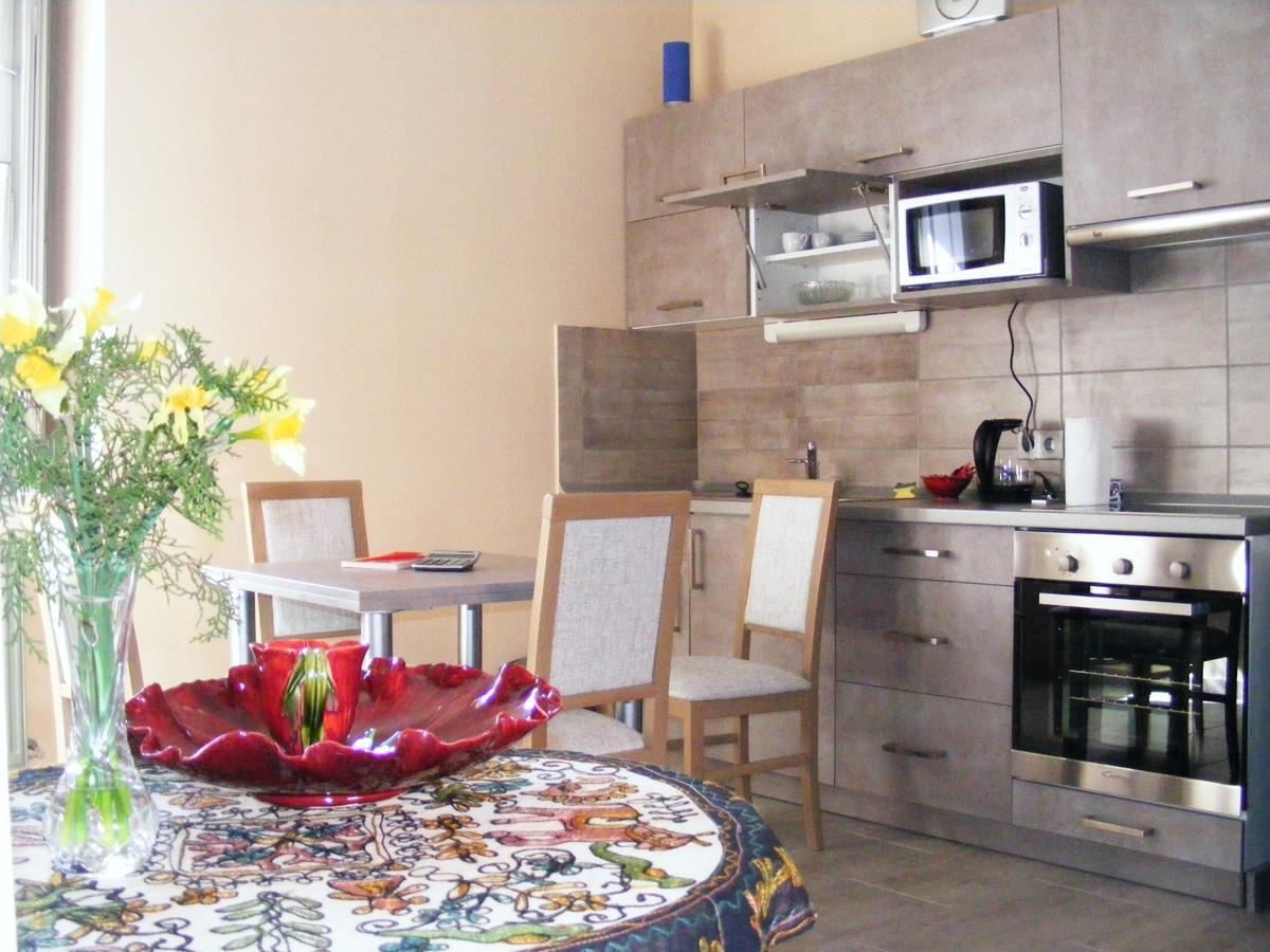 Ketbodonyi Apartments Luaran gambar