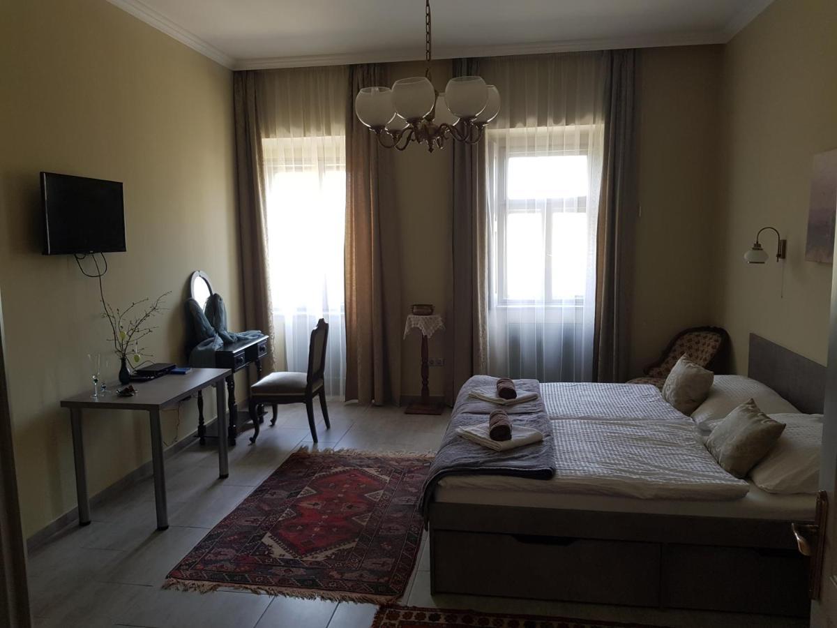 Ketbodonyi Apartments Luaran gambar